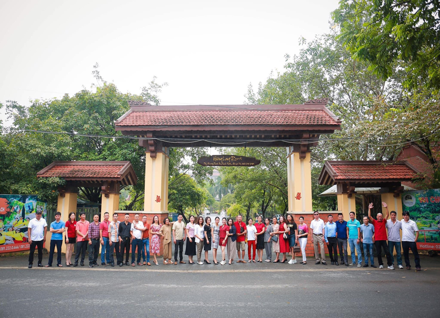 Cổng Chính Hoàng Long Resort