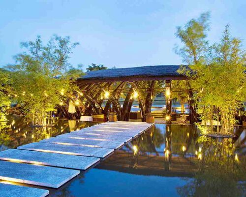 Flamingo dai lai nha hang baboom wings 631x400