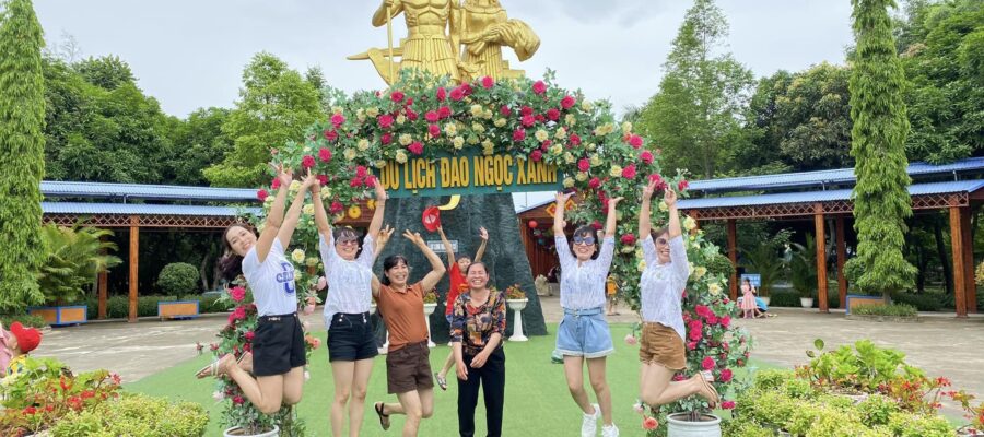 Khuon vien dao ngoc xanh